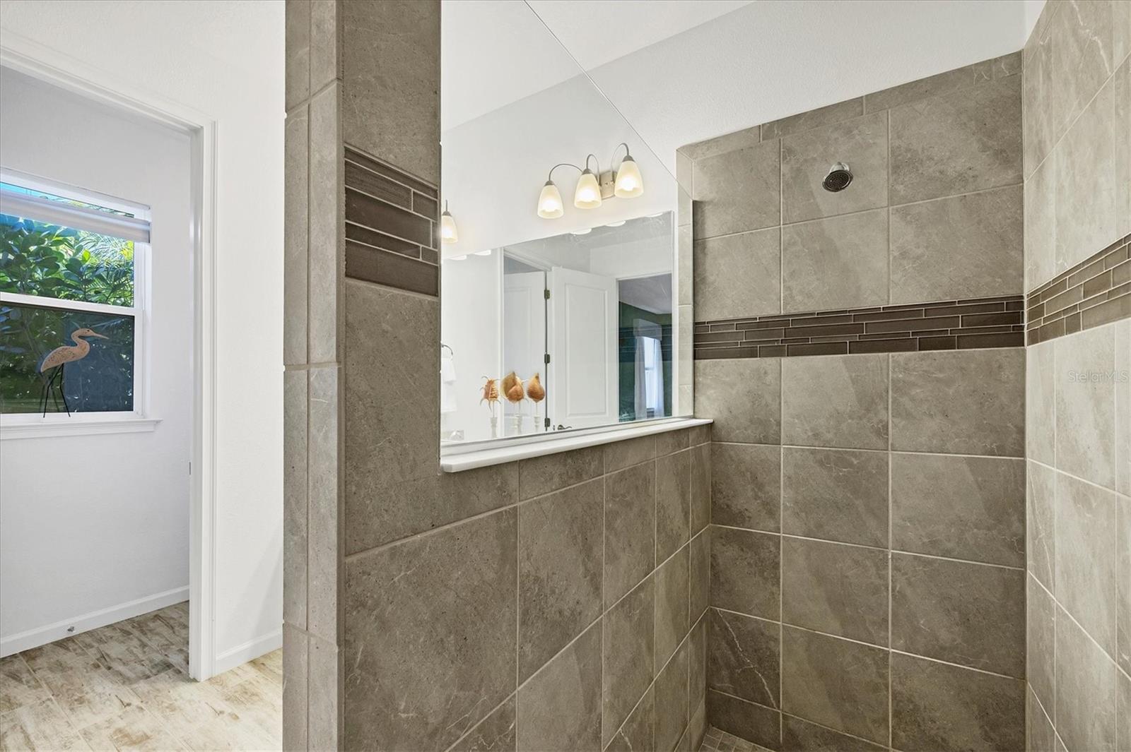 Image 26 of 95 For 11516 Renaissance Boulevard