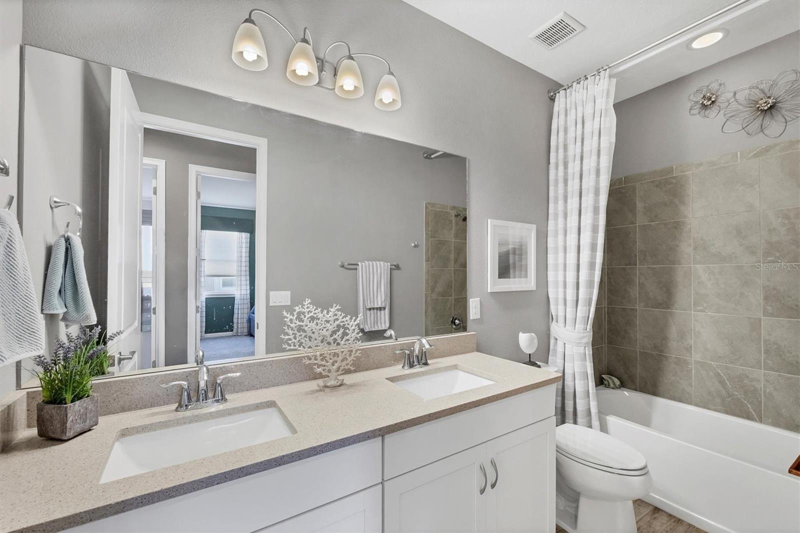 Image 31 of 95 For 11516 Renaissance Boulevard