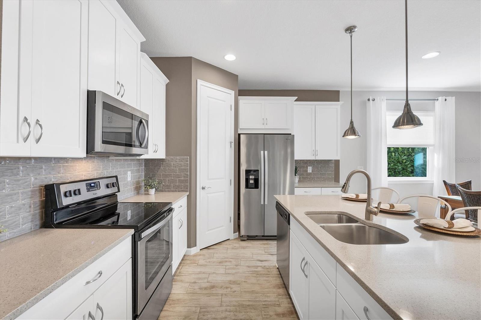 Image 9 of 95 For 11516 Renaissance Boulevard