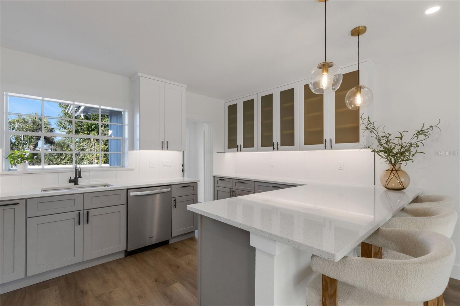 Image 11 of 59 For 1290 Oxford Drive