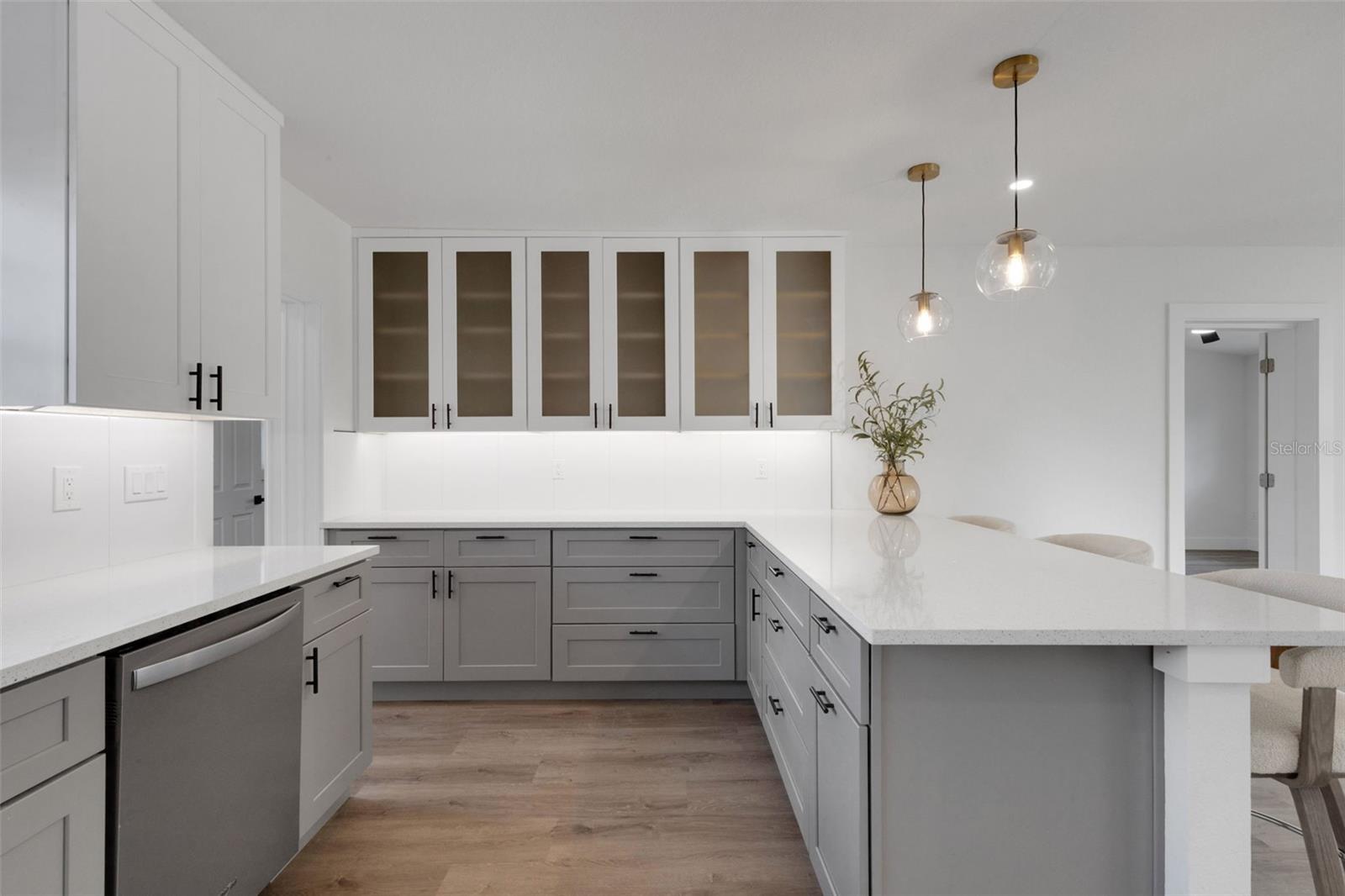 Image 12 of 59 For 1290 Oxford Drive