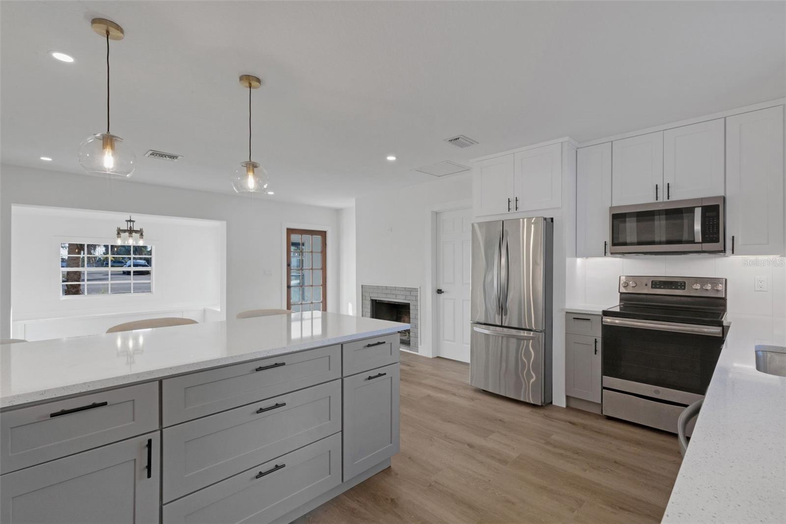 Image 13 of 59 For 1290 Oxford Drive