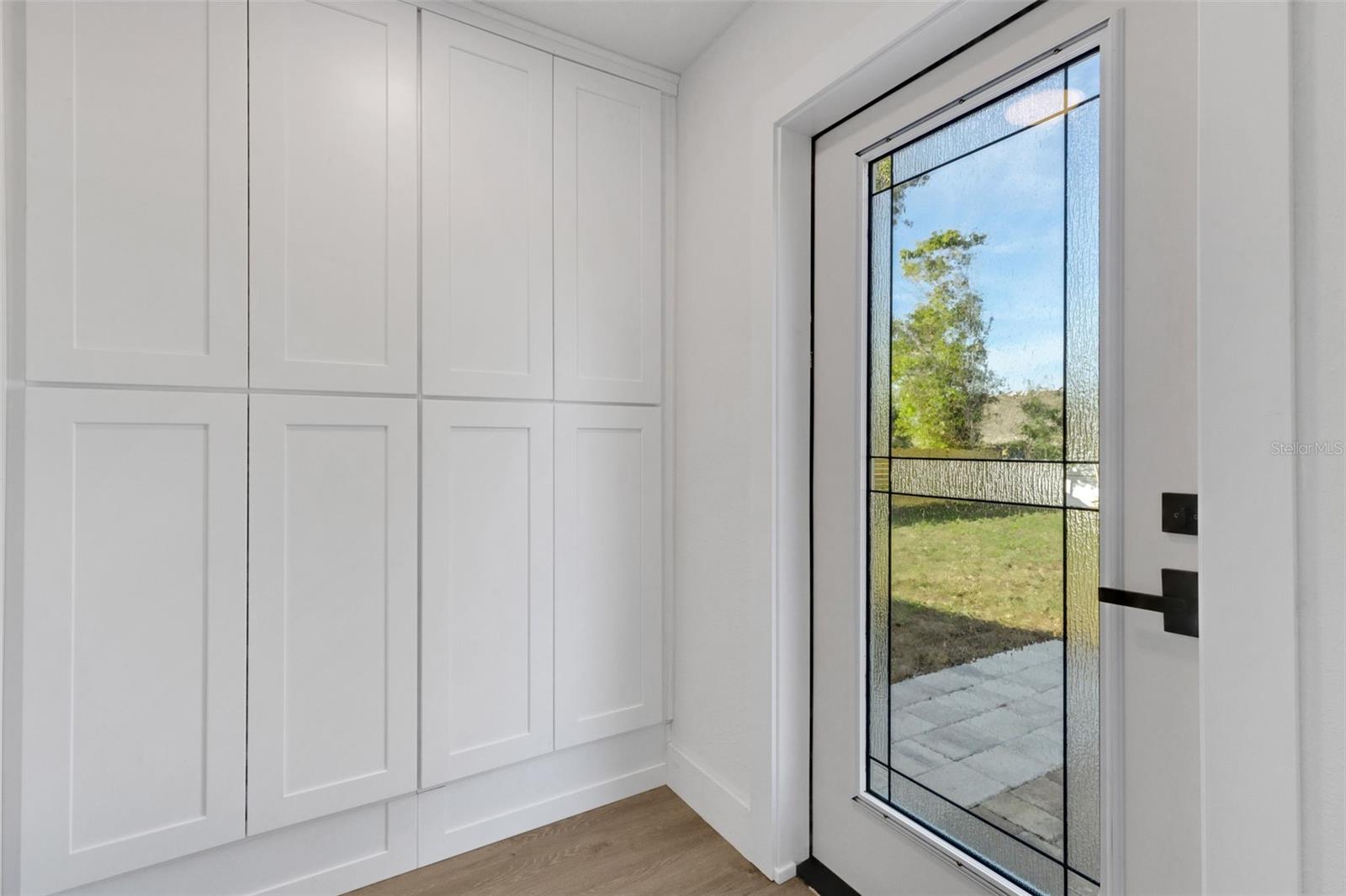 Image 17 of 59 For 1290 Oxford Drive