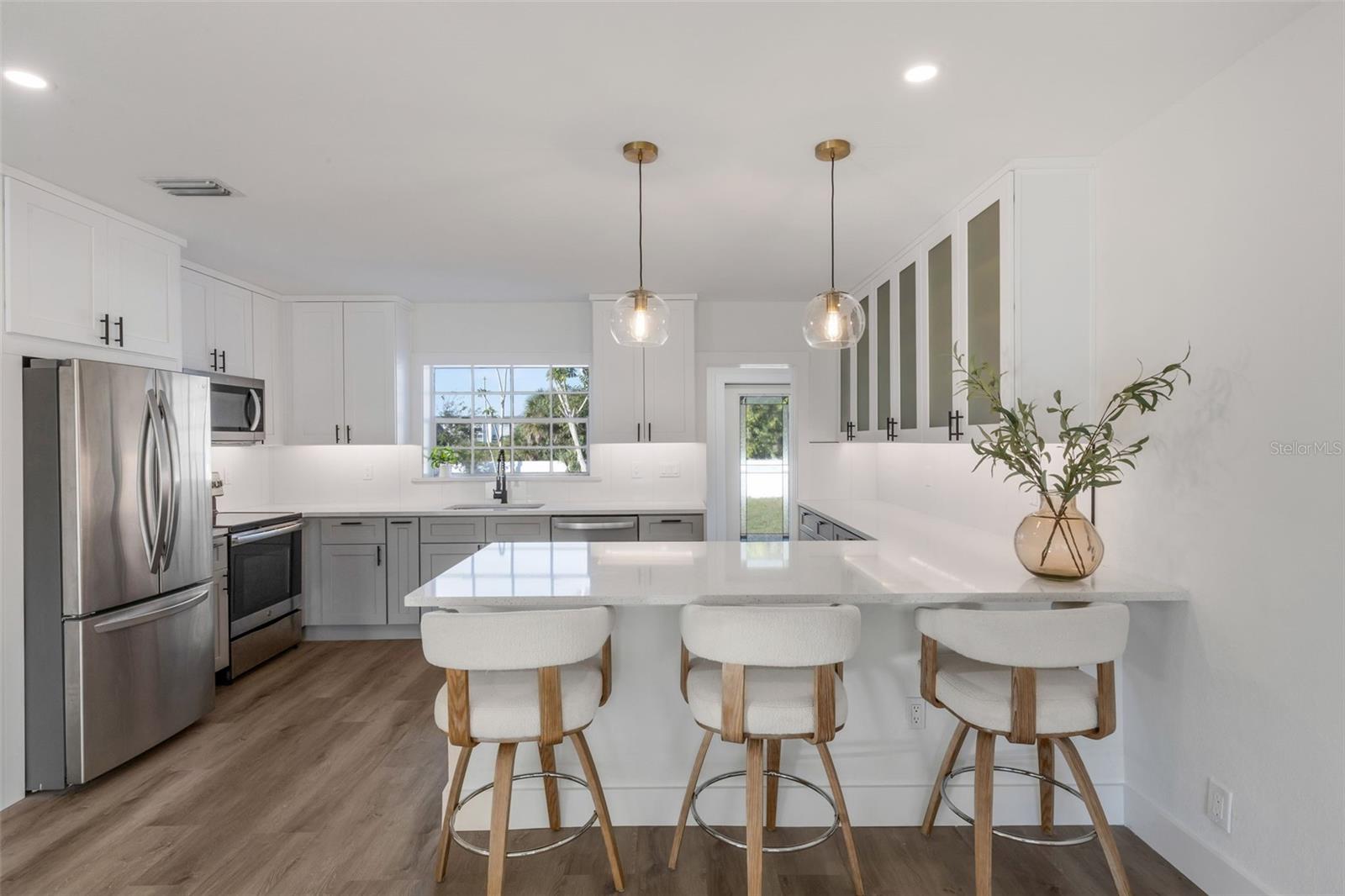 Image 18 of 59 For 1290 Oxford Drive