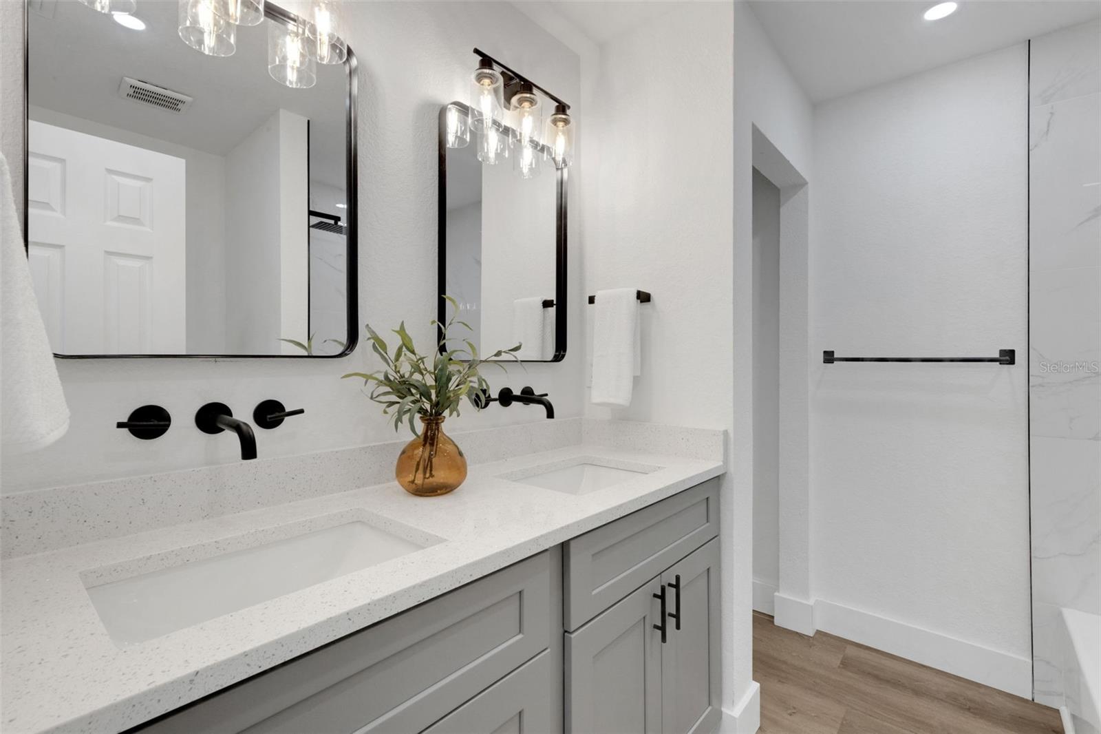 Image 25 of 59 For 1290 Oxford Drive