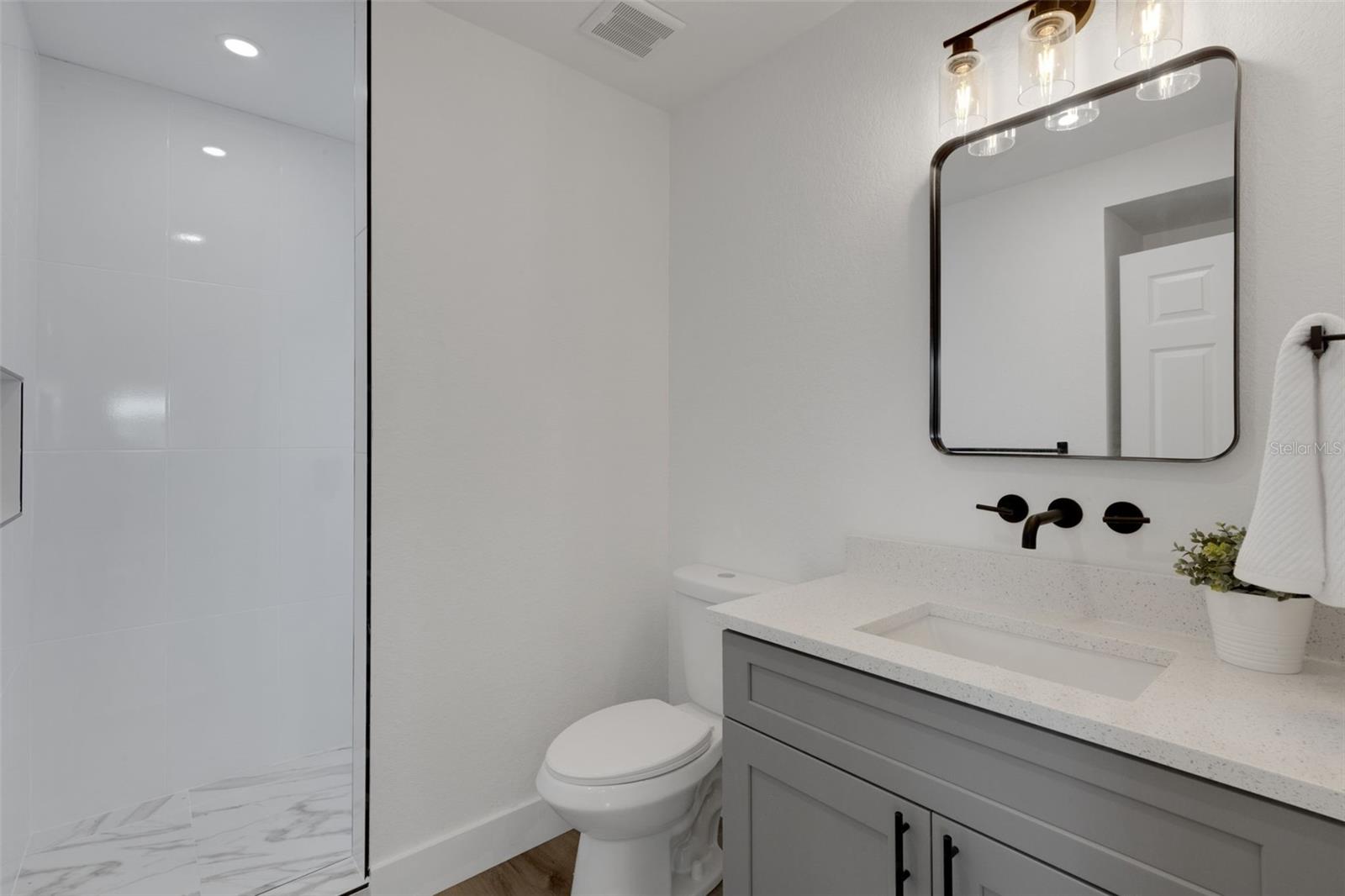 Image 27 of 59 For 1290 Oxford Drive