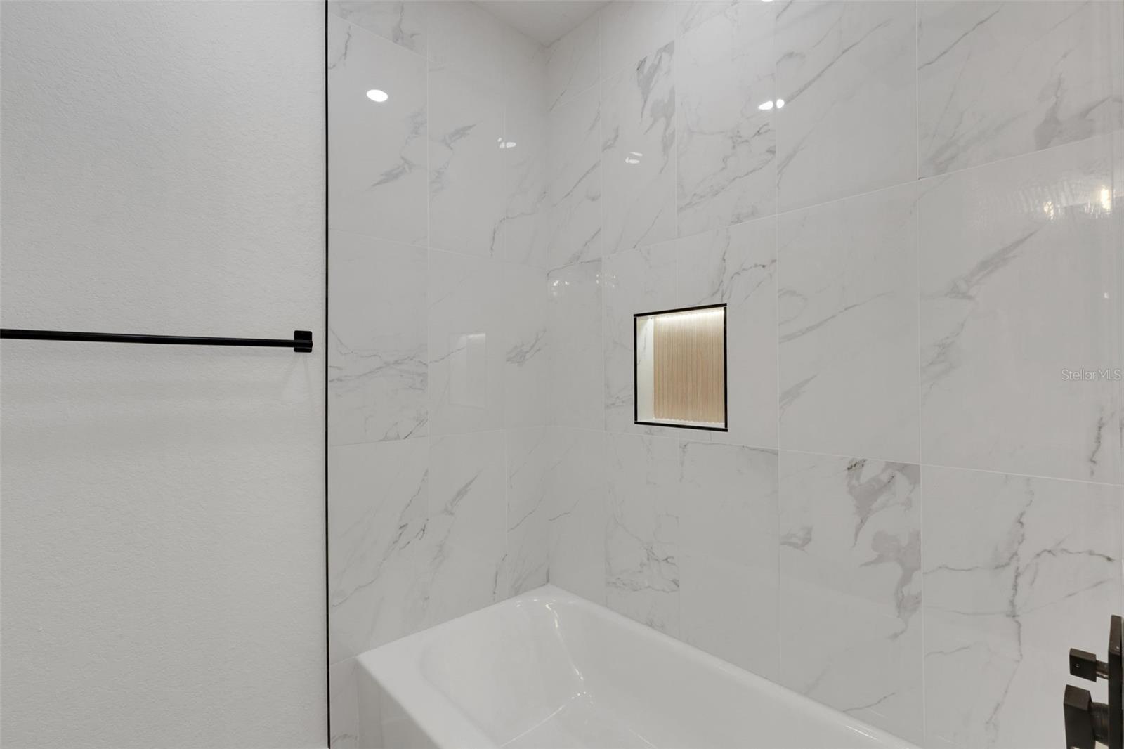 Image 29 of 59 For 1290 Oxford Drive