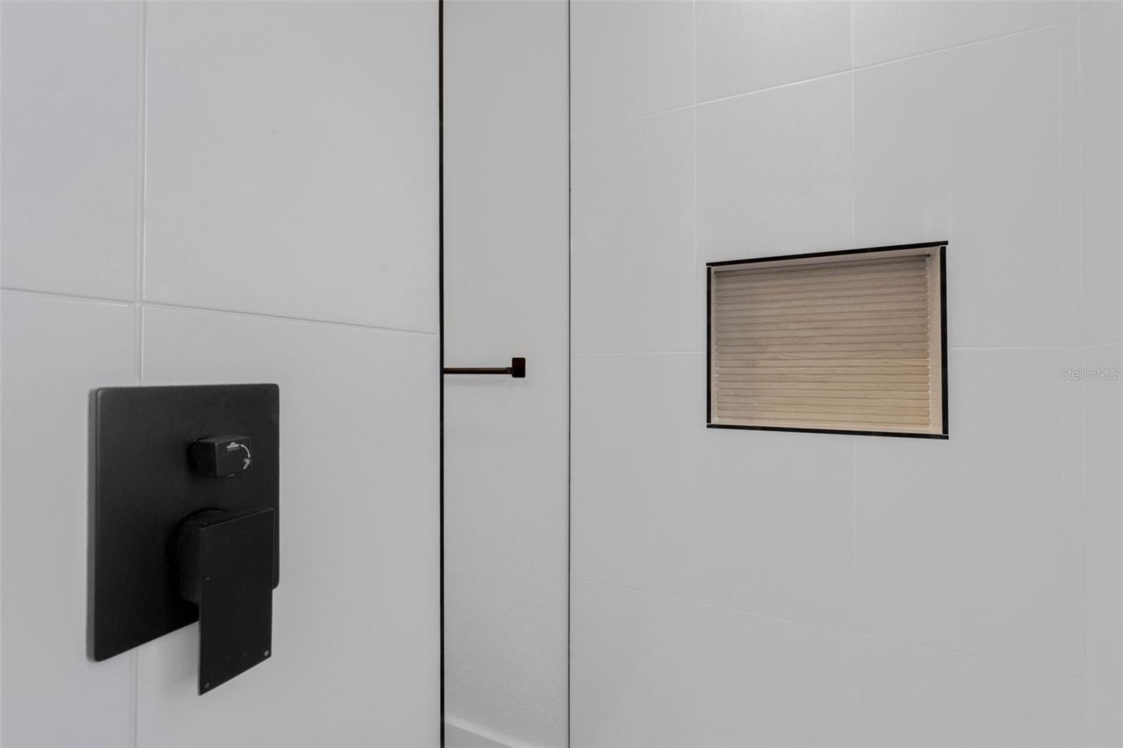 Image 30 of 59 For 1290 Oxford Drive