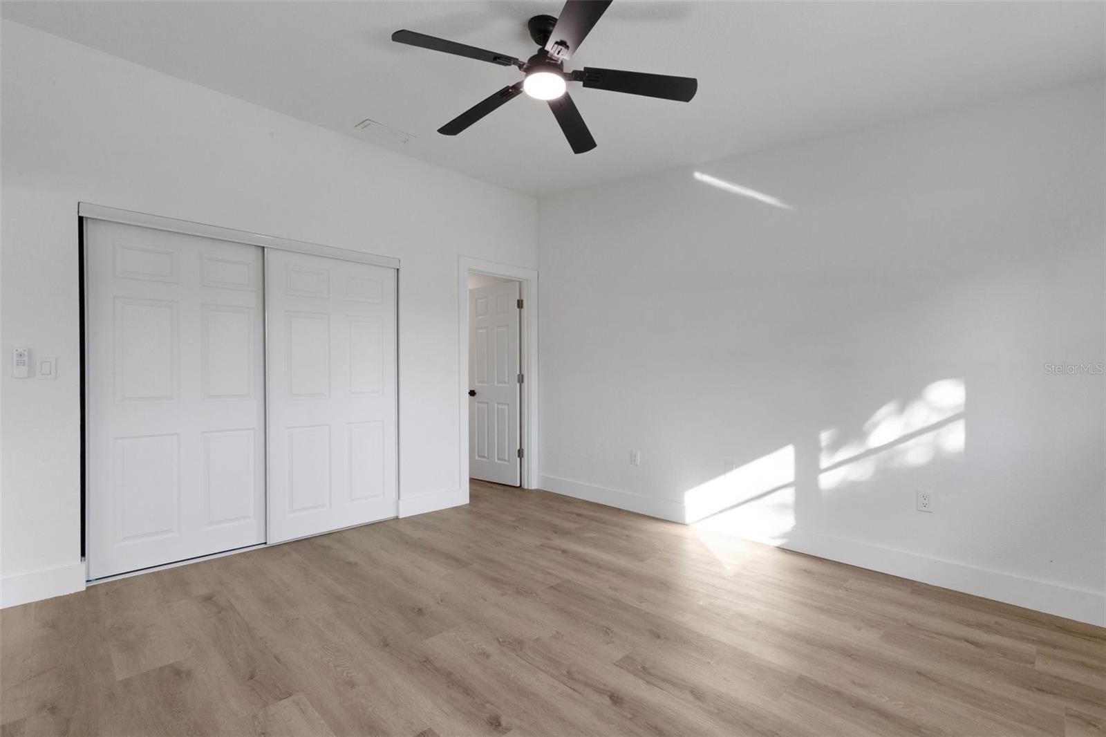 Image 32 of 59 For 1290 Oxford Drive