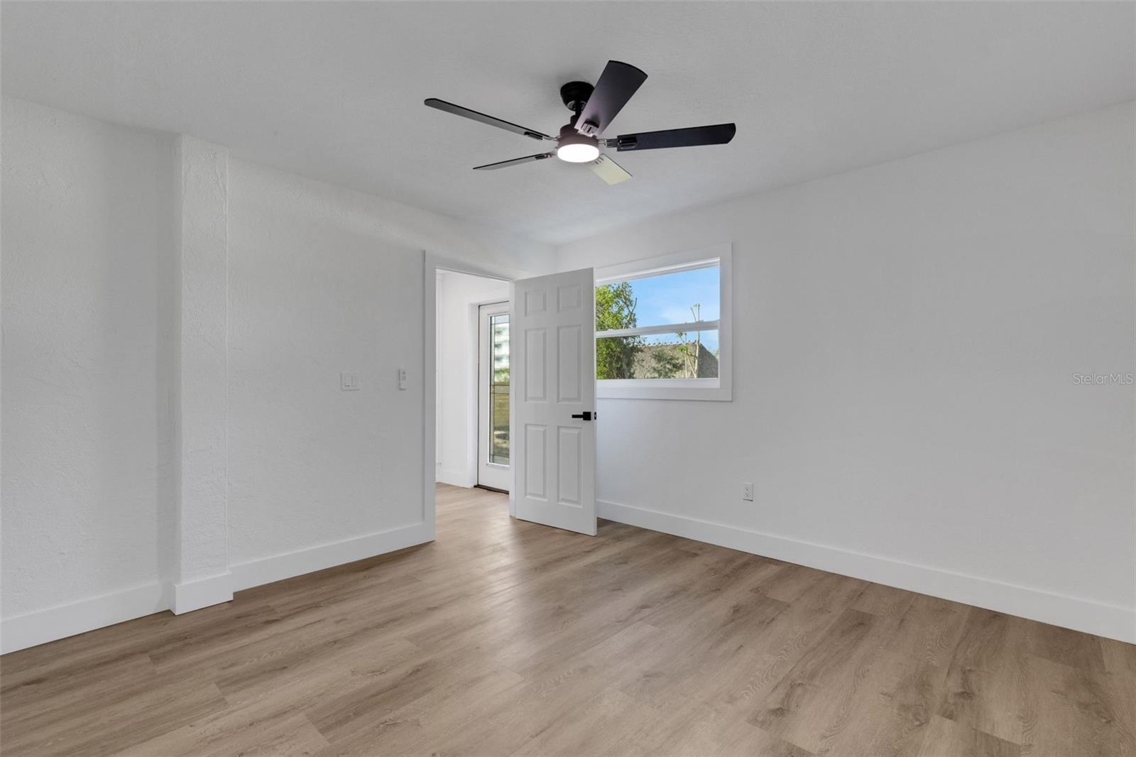 Image 34 of 59 For 1290 Oxford Drive