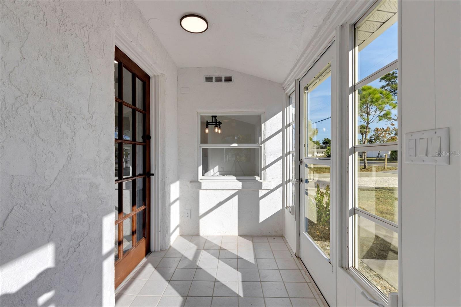 Image 44 of 59 For 1290 Oxford Drive