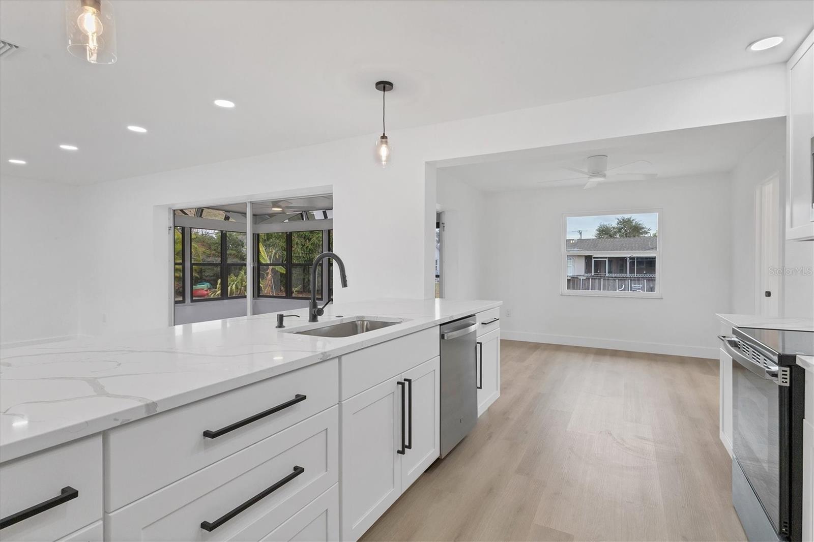 Image 12 of 32 For 218 Alsace Avenue