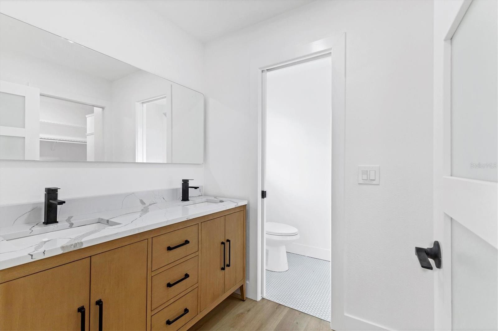 Image 17 of 32 For 218 Alsace Avenue