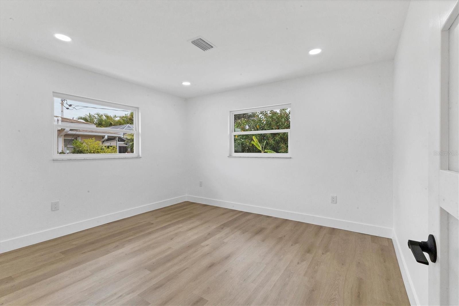 Image 20 of 32 For 218 Alsace Avenue