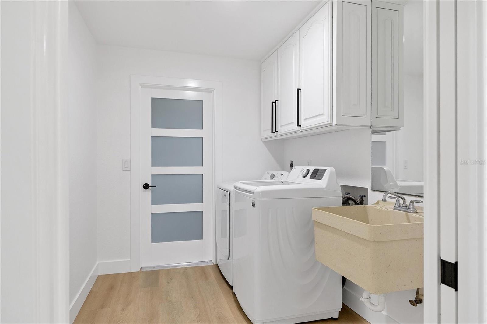 Image 27 of 32 For 218 Alsace Avenue