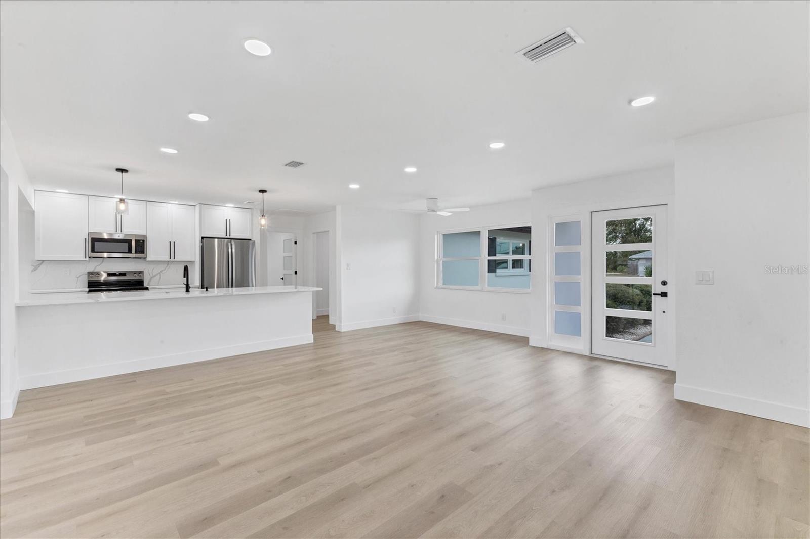 Image 8 of 32 For 218 Alsace Avenue