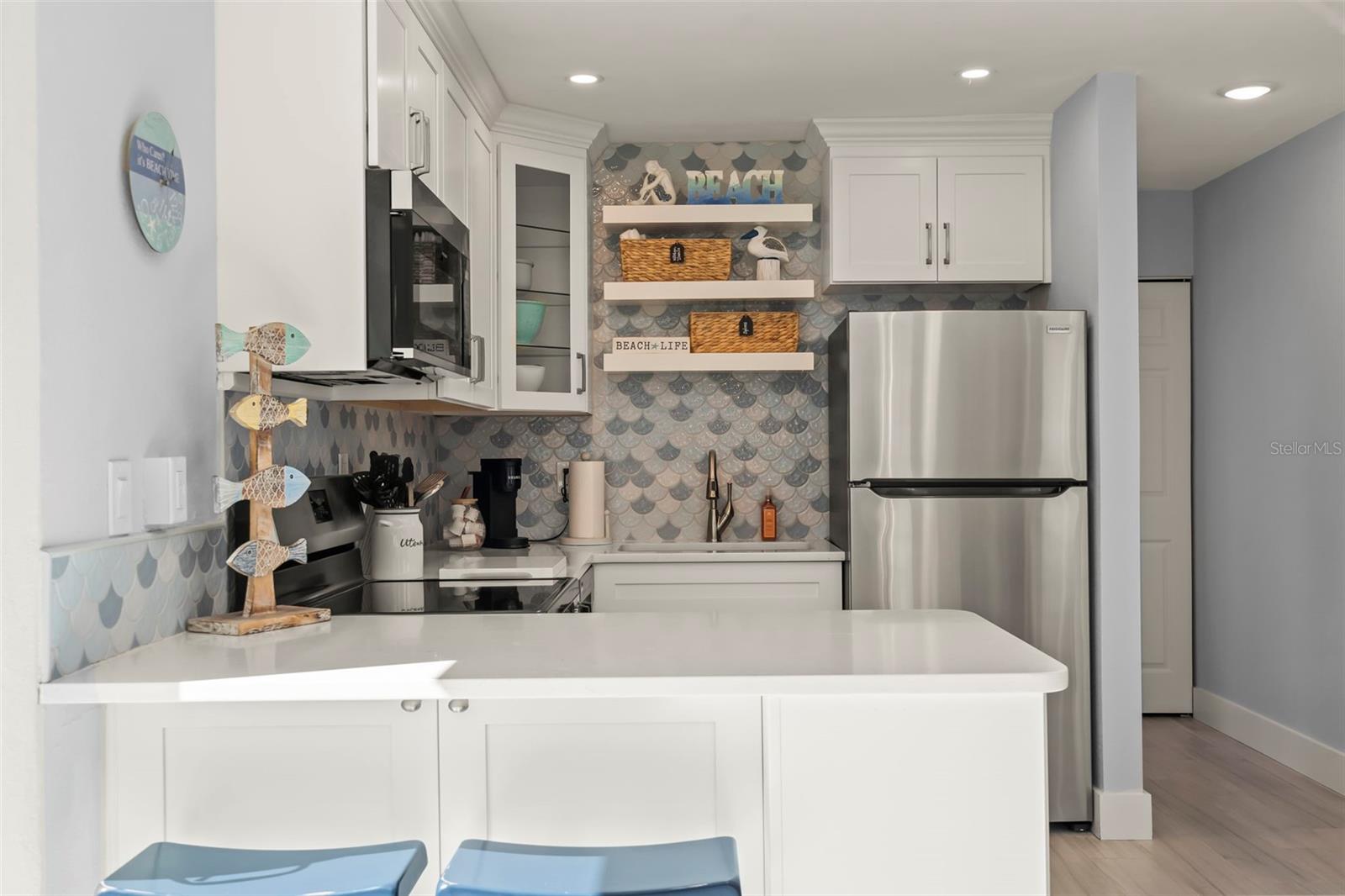 Image 17 of 52 For 1360 Holiday Drive A & B