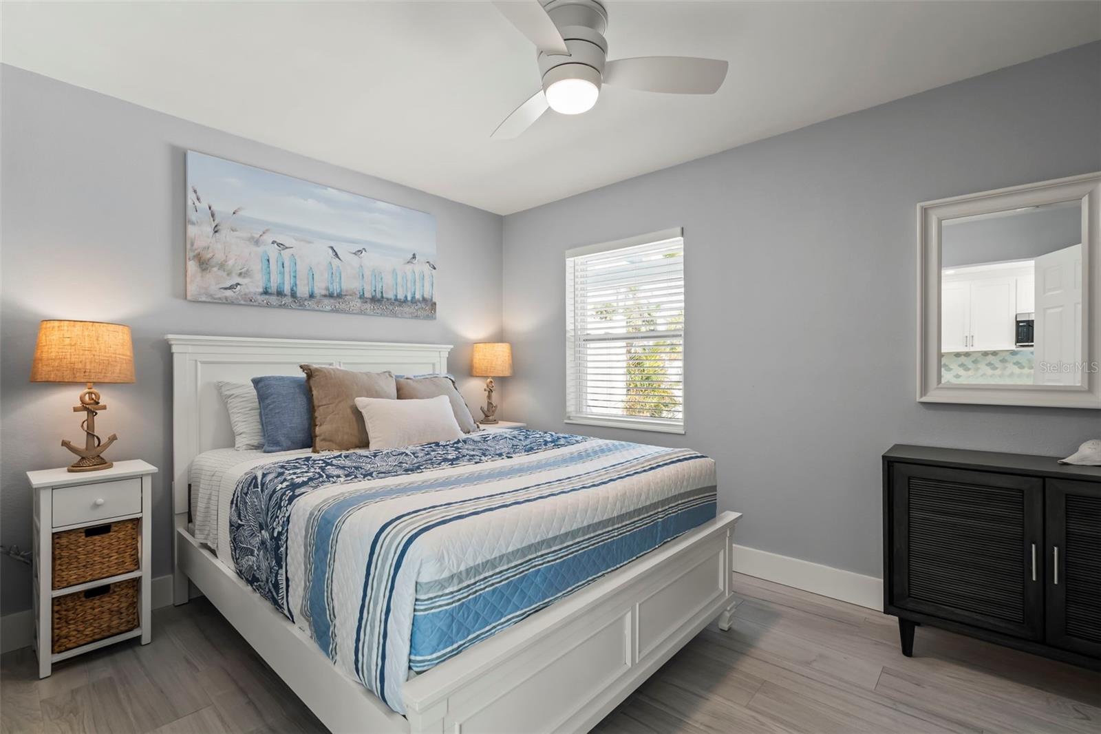 Image 18 of 52 For 1360 Holiday Drive A & B