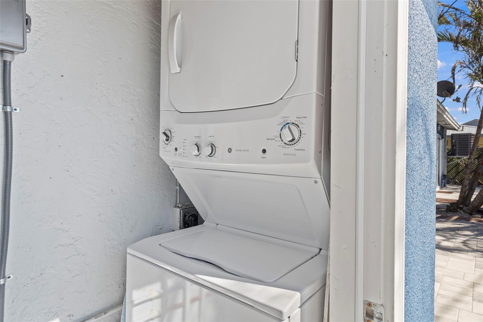 Image 24 of 52 For 1360 Holiday Drive A & B