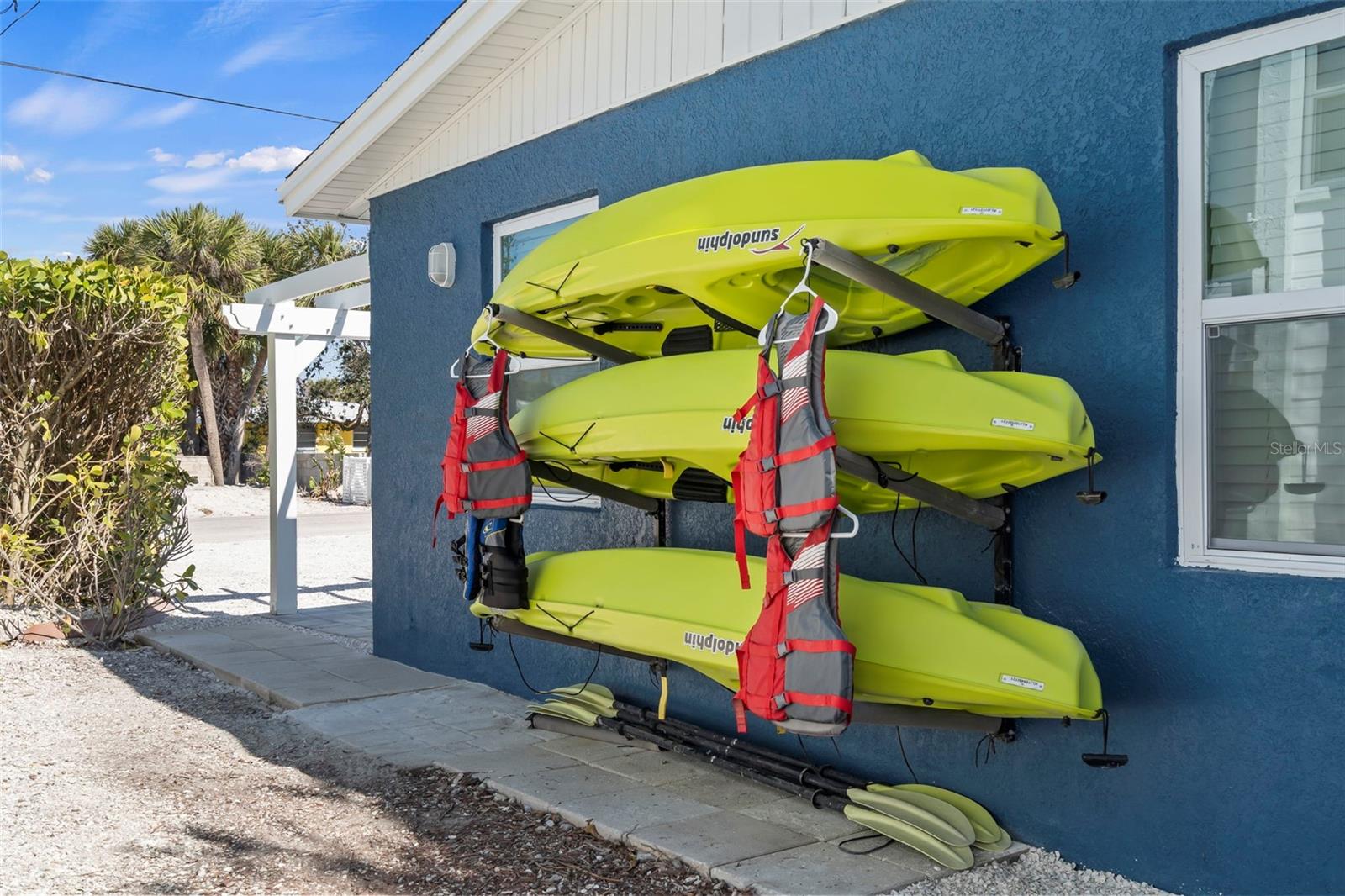 Image 31 of 52 For 1360 Holiday Drive A & B