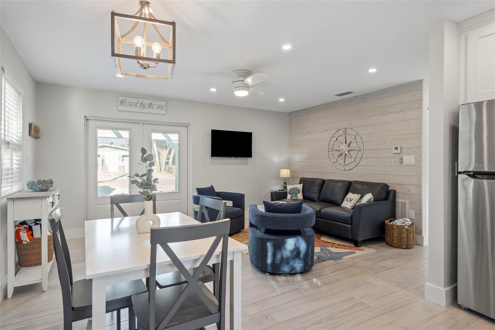 Image 41 of 52 For 1360 Holiday Drive A & B