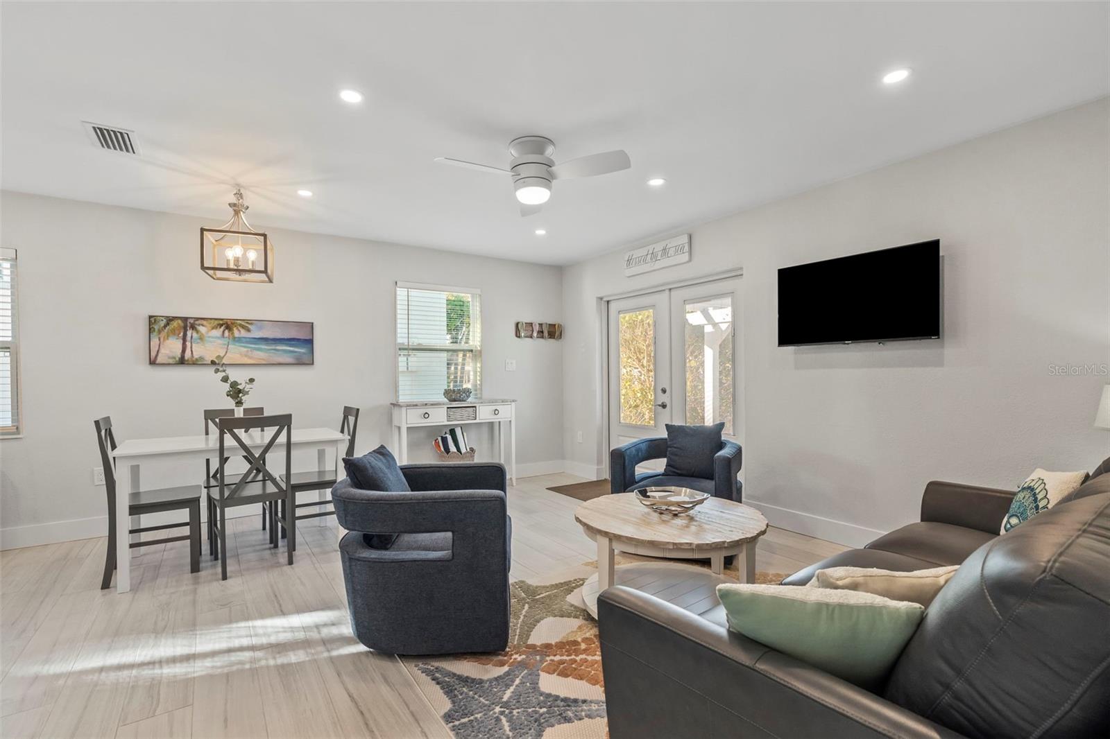 Image 42 of 52 For 1360 Holiday Drive A & B