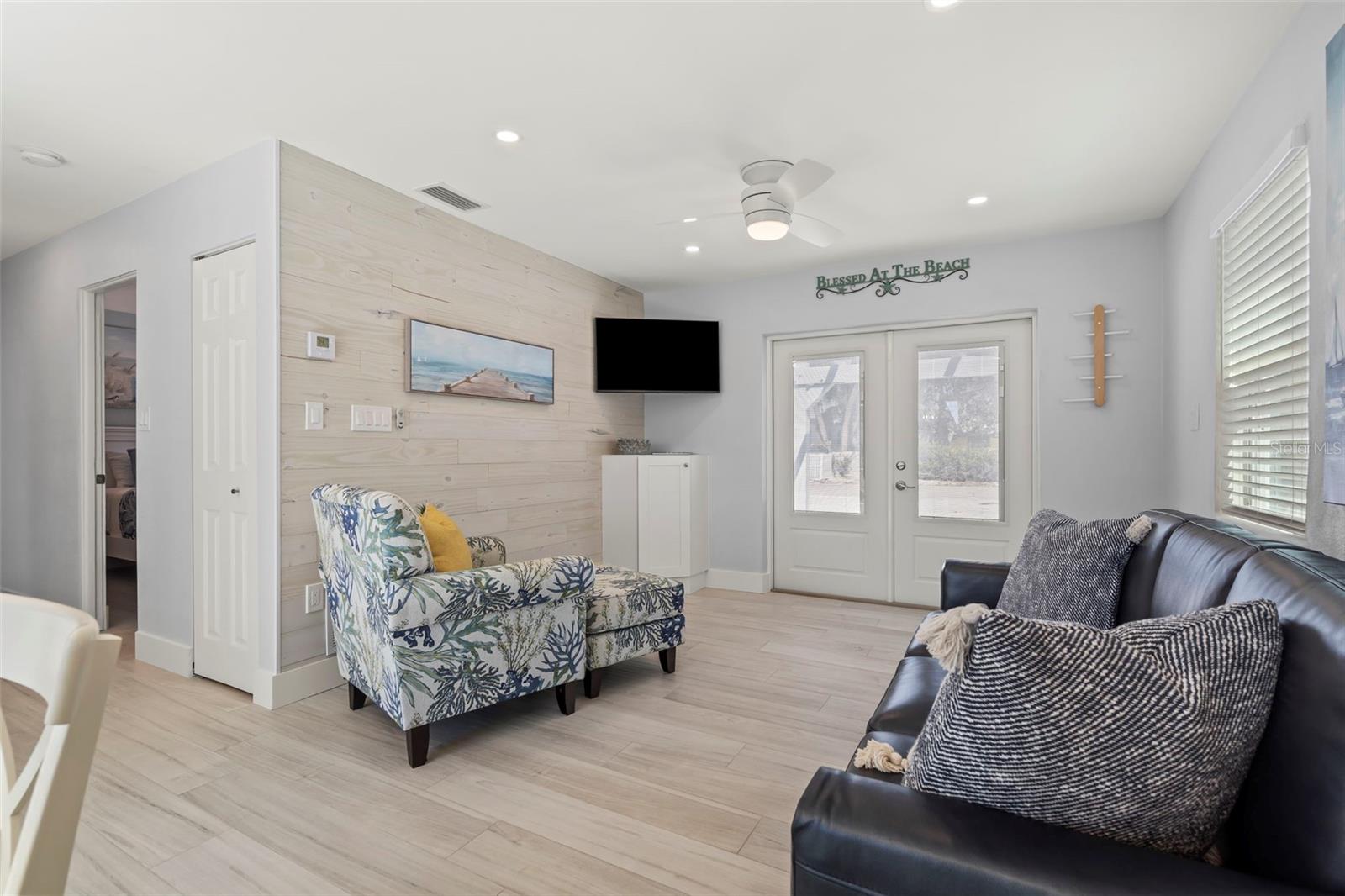 Image 44 of 52 For 1360 Holiday Drive A & B