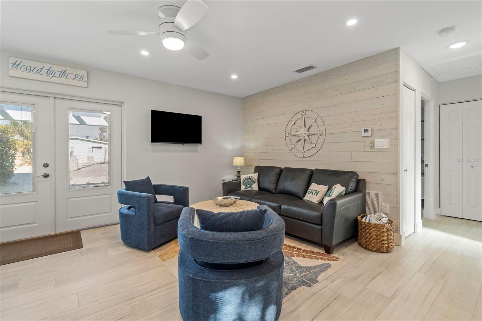 Image 45 of 52 For 1360 Holiday Drive A & B