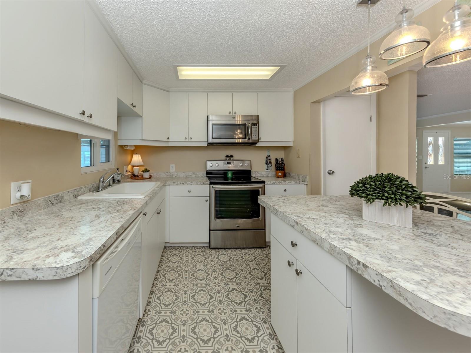 Image 23 of 78 For 1002 Jolanda Circle