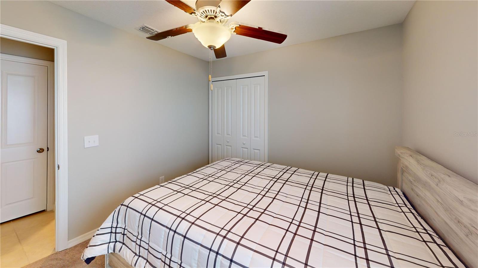 Image 14 of 20 For 421 Royal Empress Drive