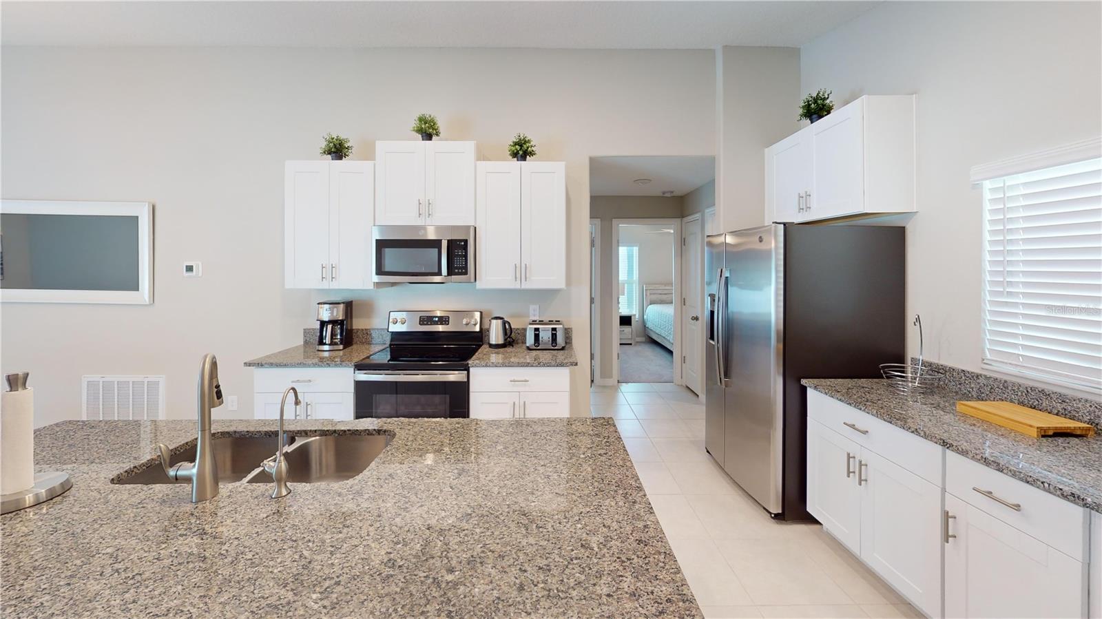 Image 5 of 20 For 421 Royal Empress Drive