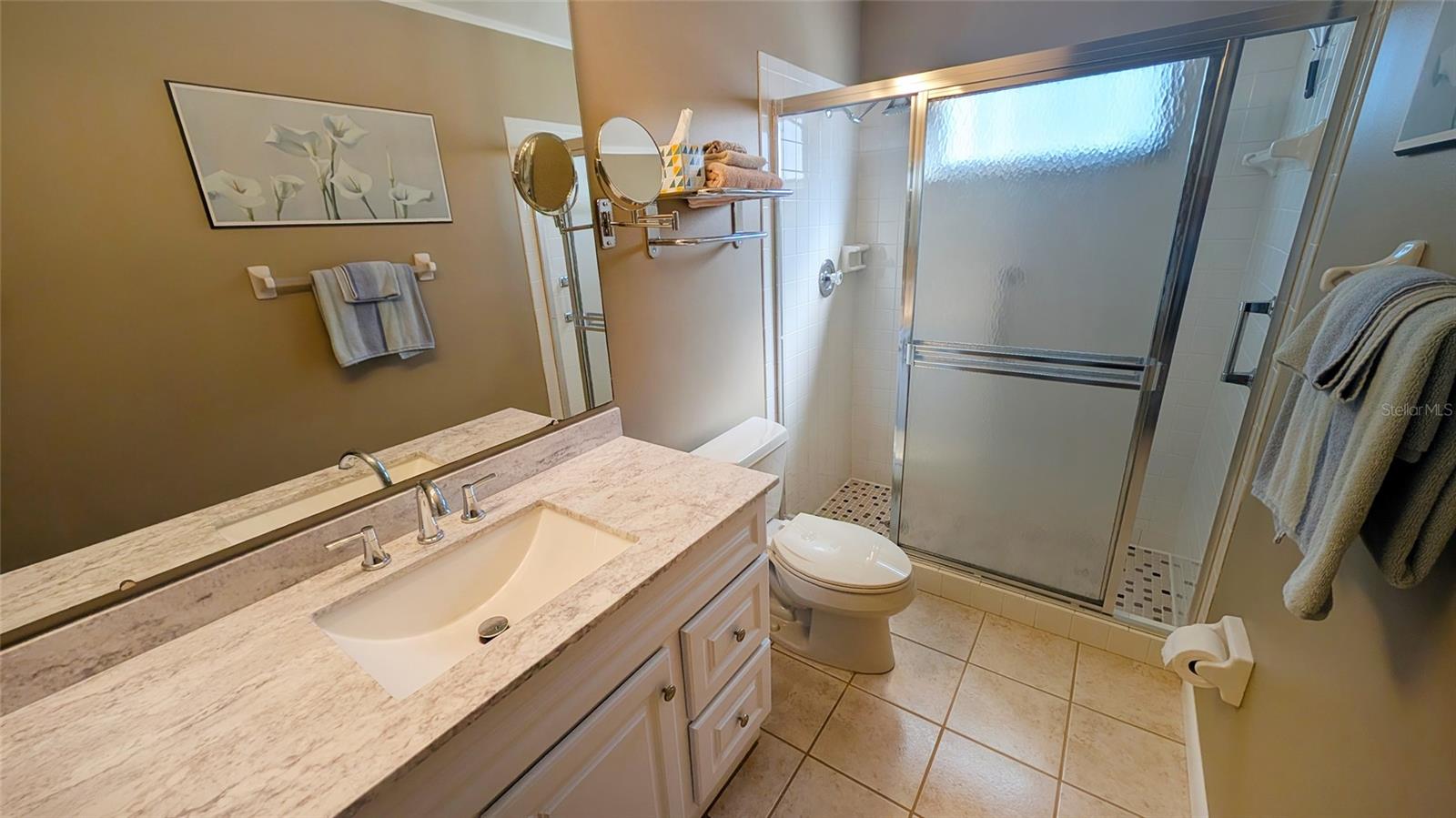 Image 18 of 32 For 676 Linden Drive