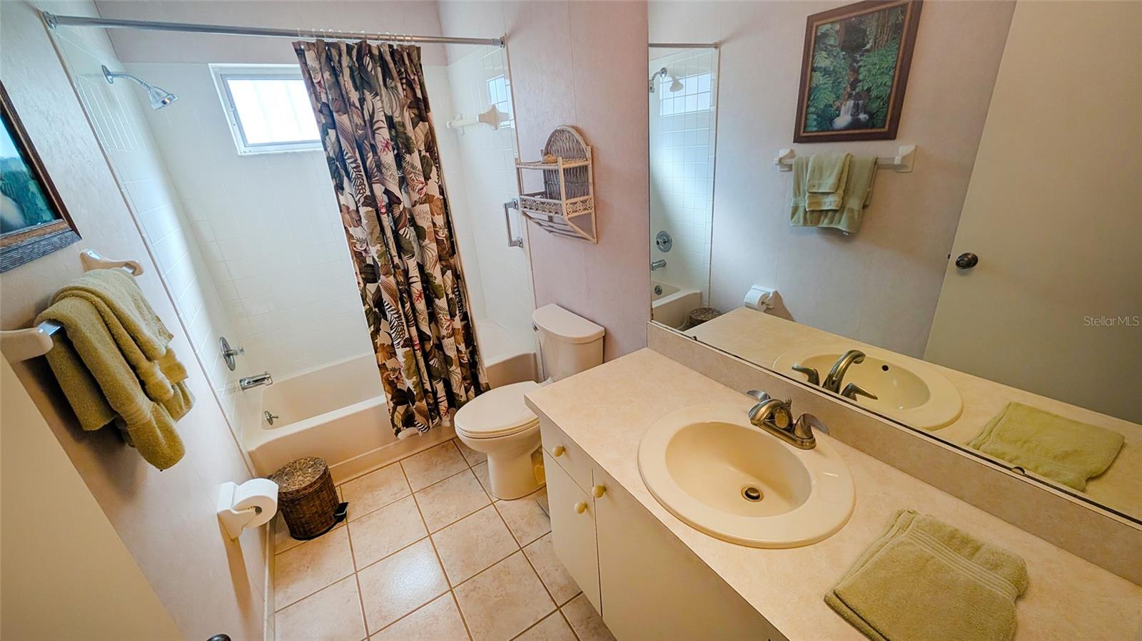 Image 21 of 32 For 676 Linden Drive