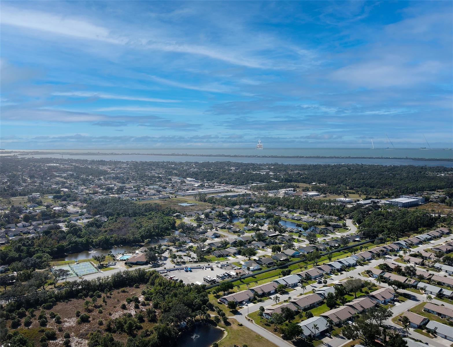 Image 26 of 32 For 676 Linden Drive