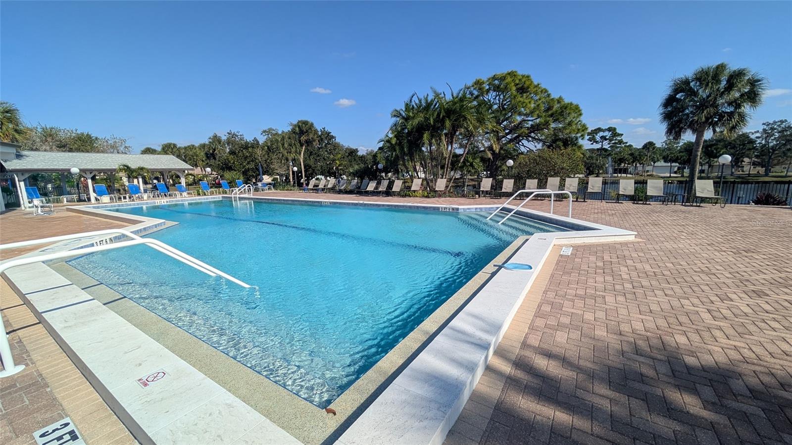 Image 28 of 32 For 676 Linden Drive