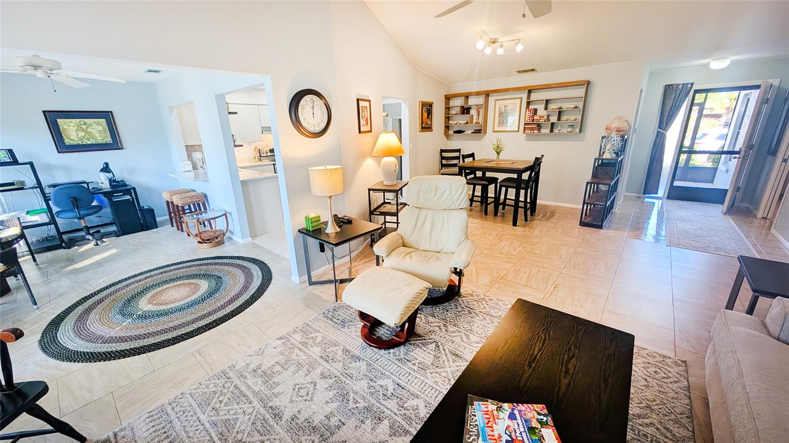 Image 6 of 32 For 676 Linden Drive