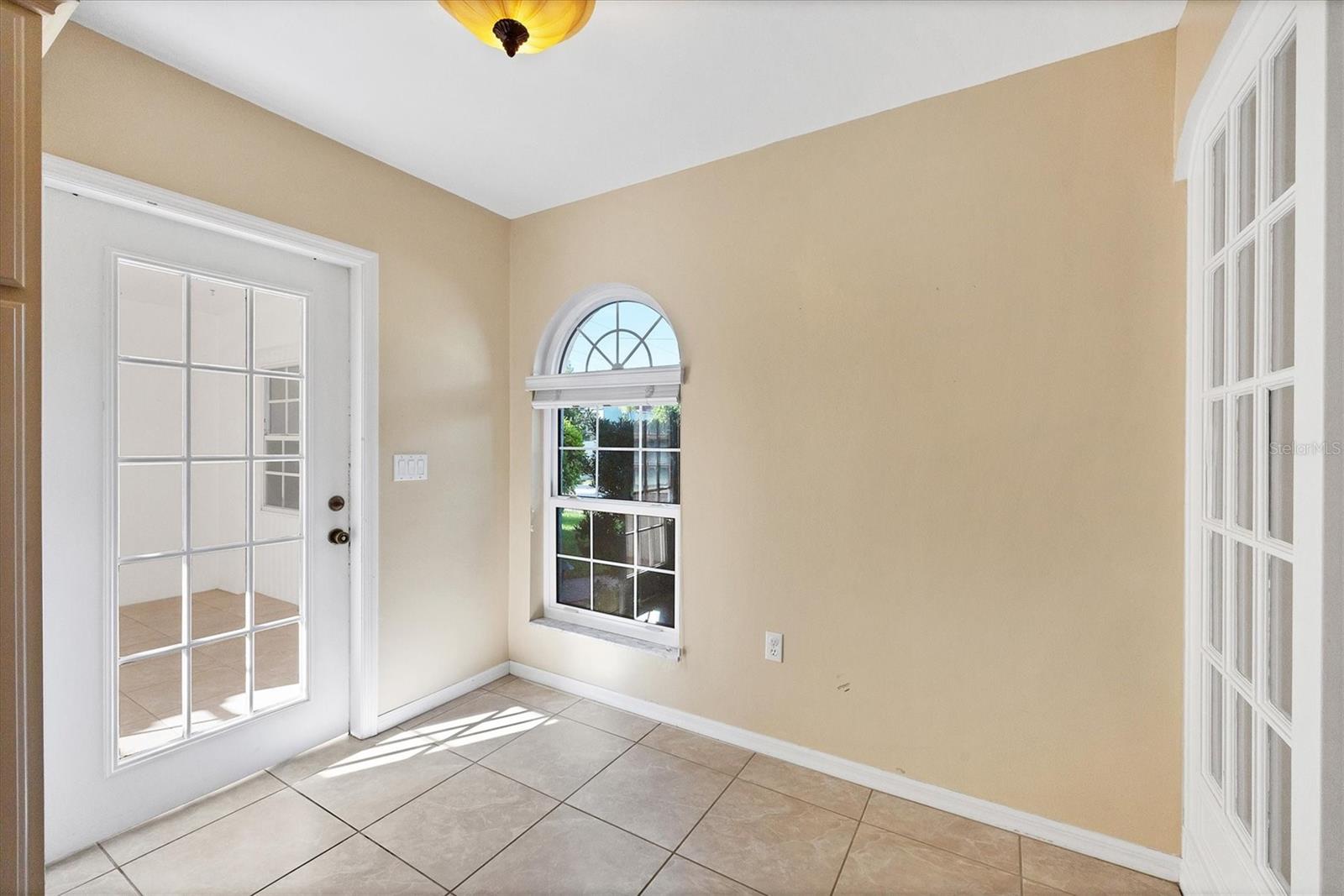 Image 18 of 85 For 500 Venezia Parkway