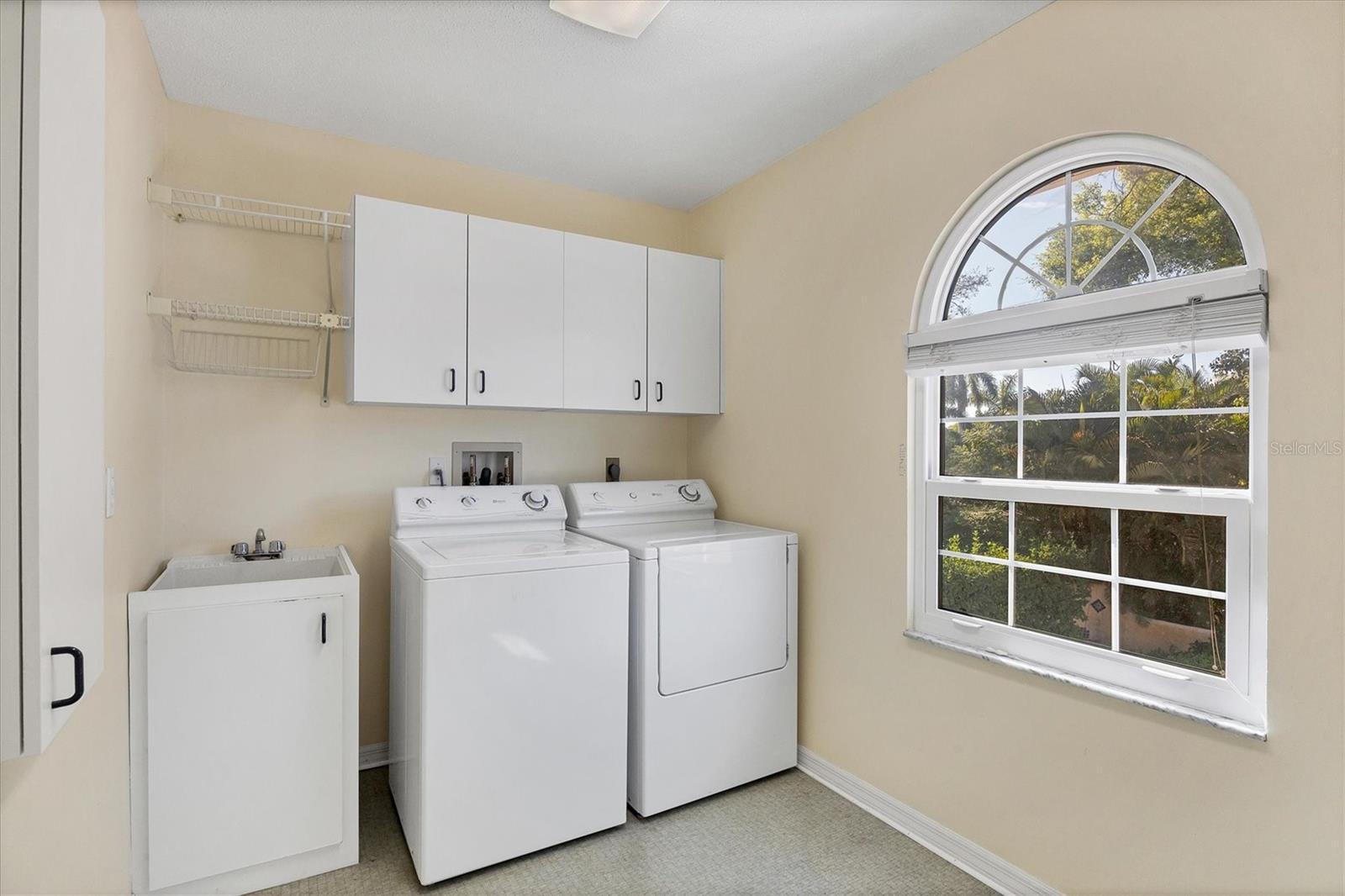 Image 34 of 85 For 500 Venezia Parkway