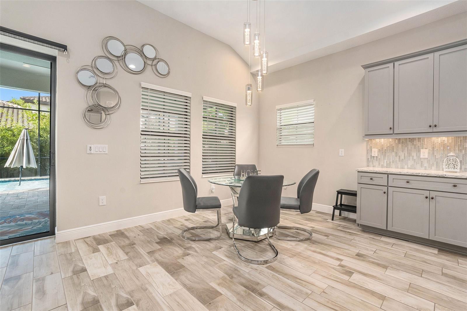 Listing photo id 9 for 21698 Amelia Rose Way