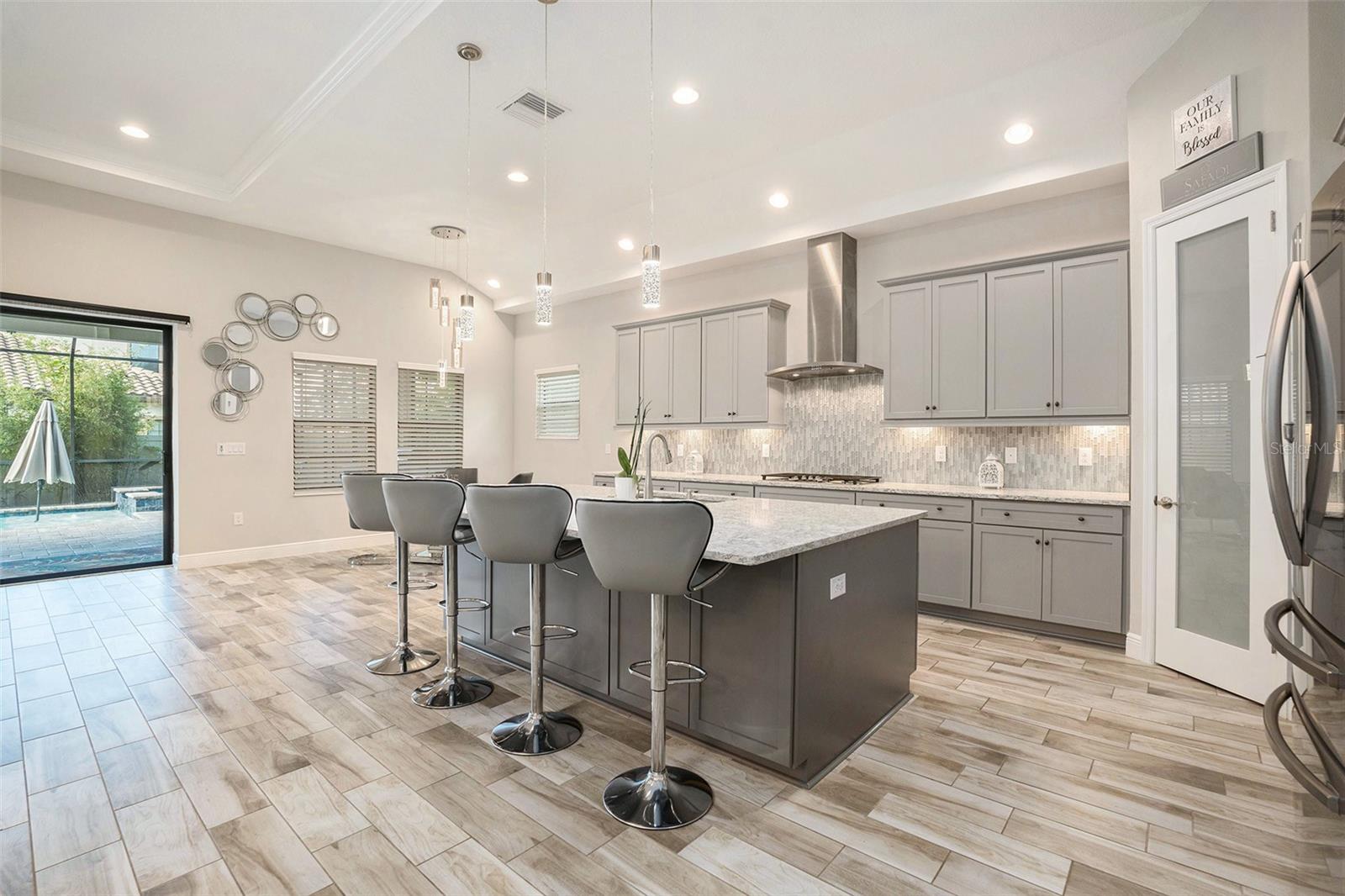 Listing photo id 10 for 21698 Amelia Rose Way