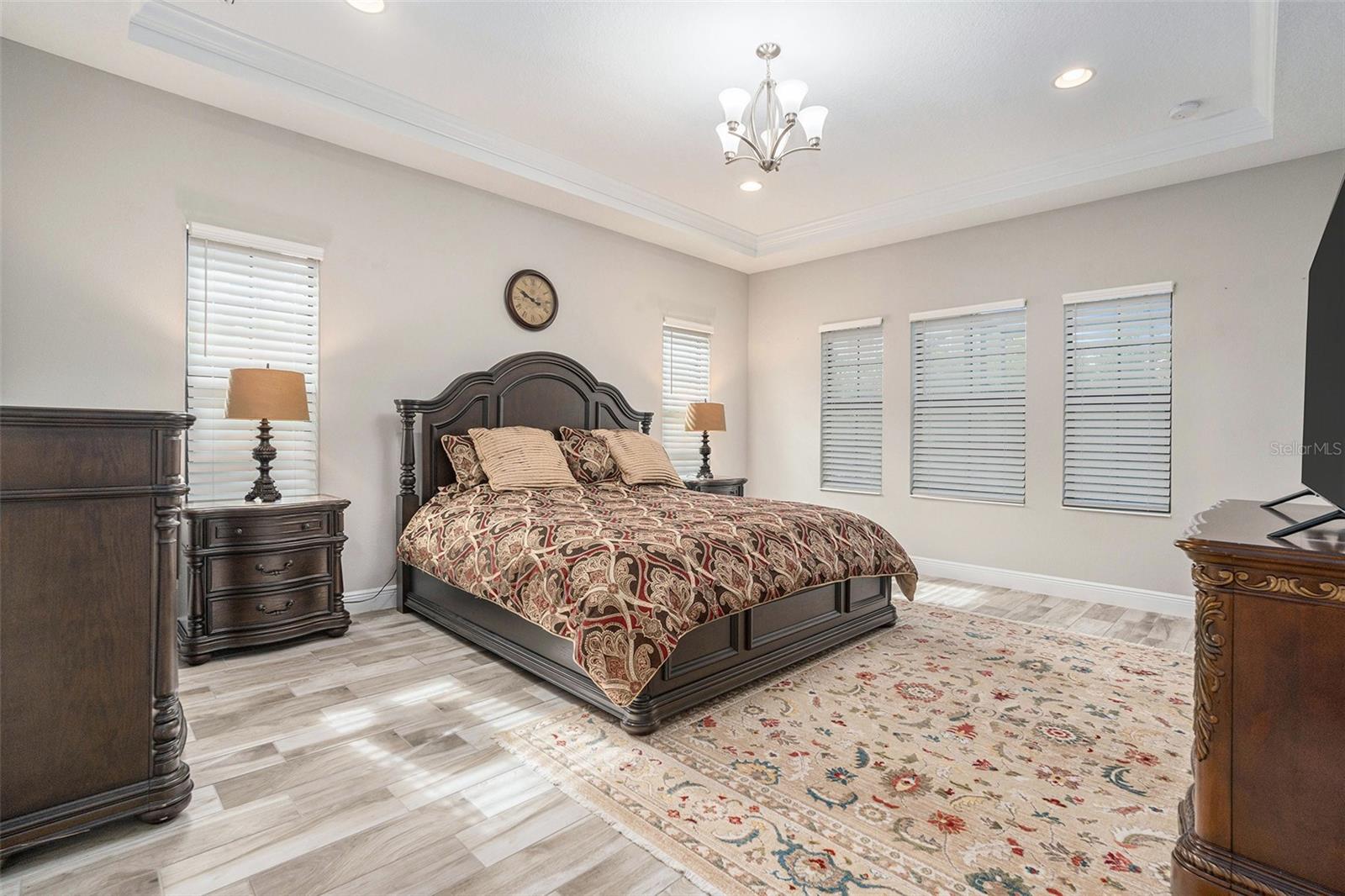Listing photo id 15 for 21698 Amelia Rose Way
