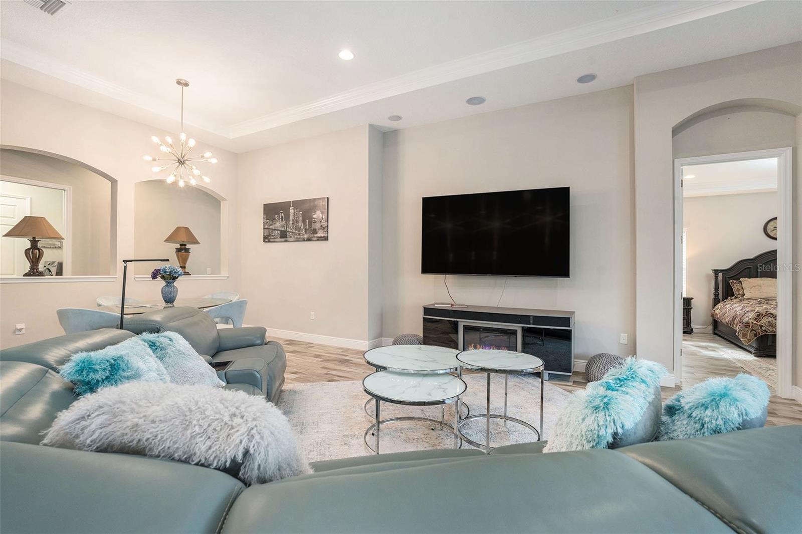 Listing photo id 5 for 21698 Amelia Rose Way