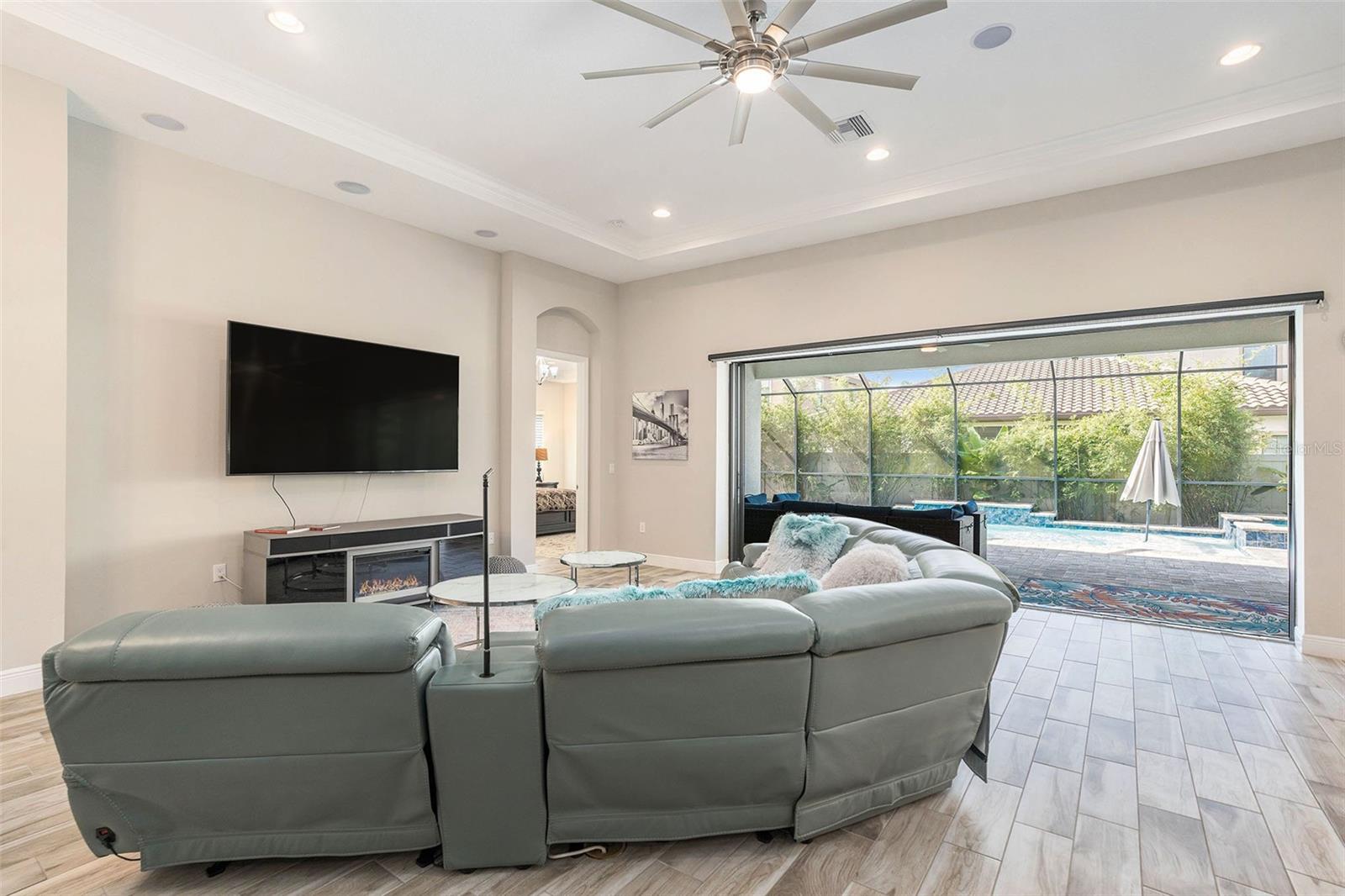 Listing photo id 6 for 21698 Amelia Rose Way