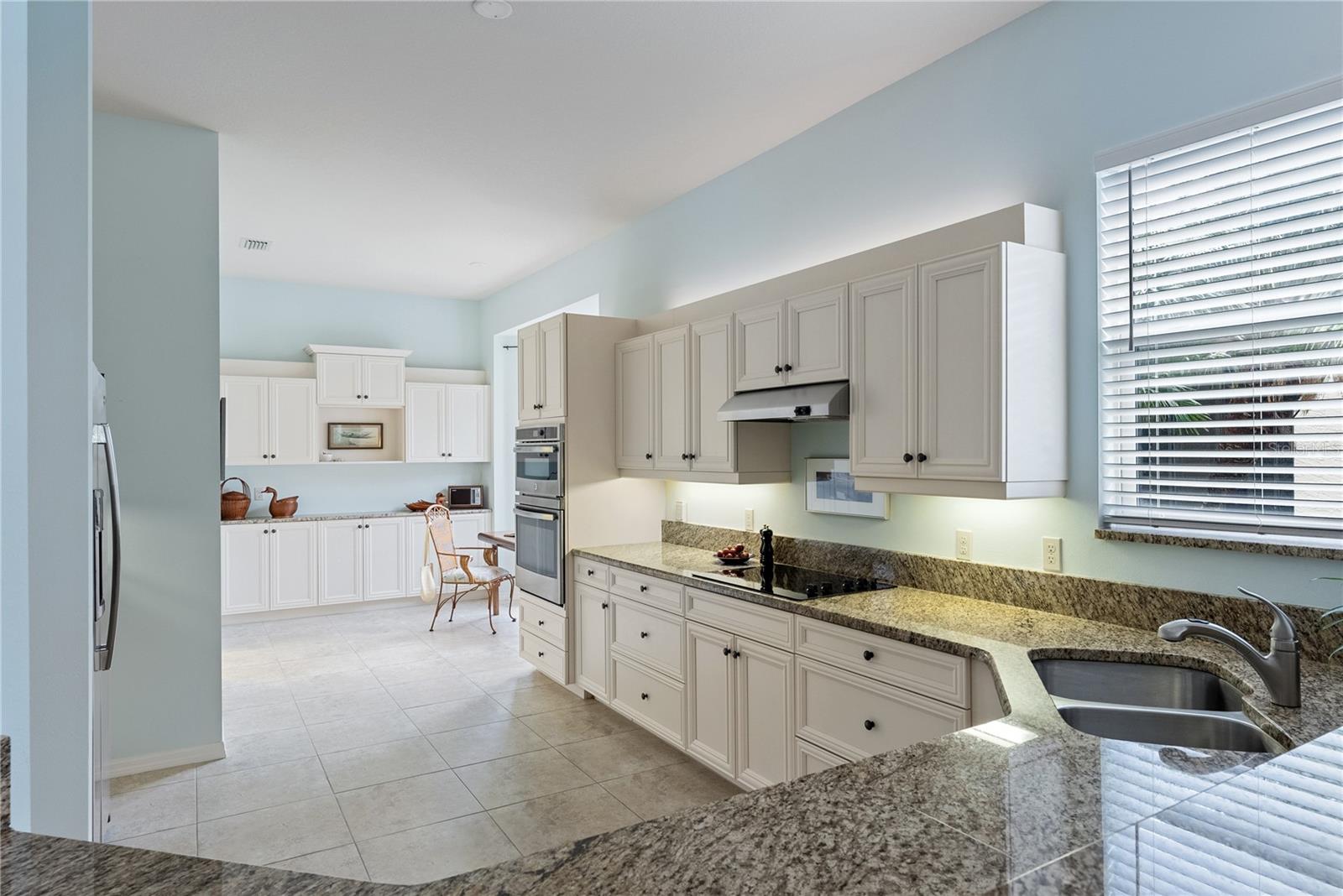 Image 4 of 69 For 11053 Barnsley Drive