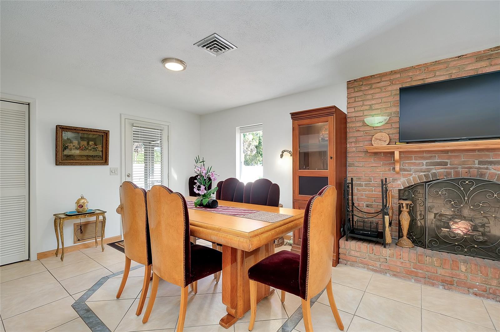 Image 20 of 45 For 2021 Allen Street