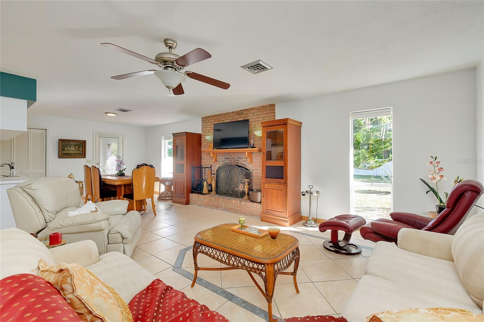 Image 9 of 45 For 2021 Allen Street