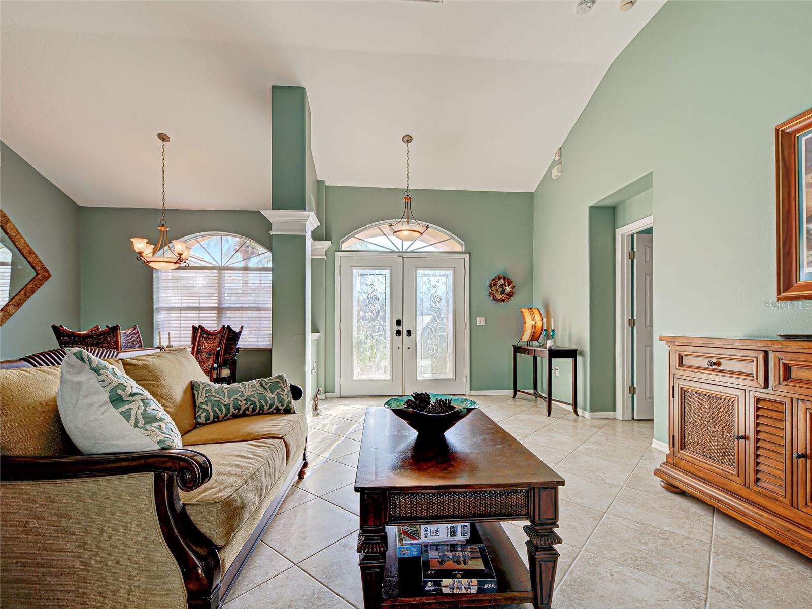 Image 6 of 44 For 181 King Palm Court