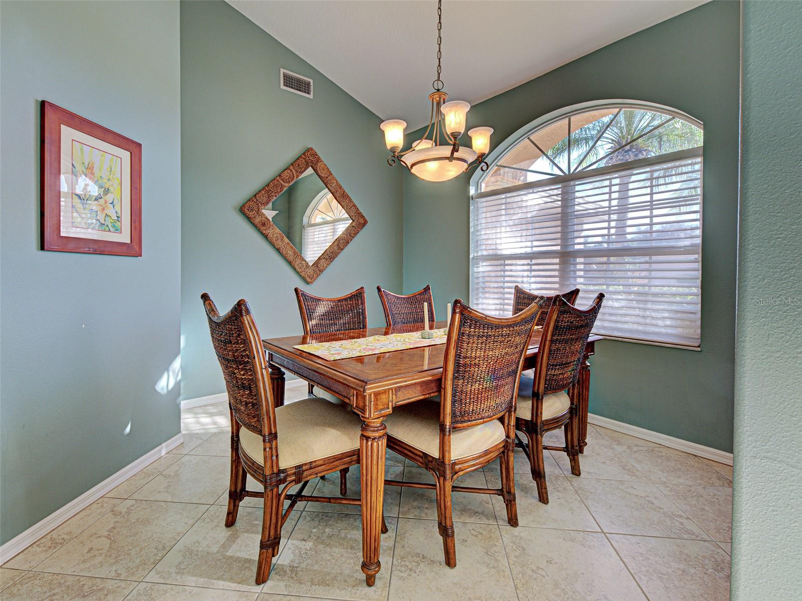 Image 7 of 44 For 181 King Palm Court