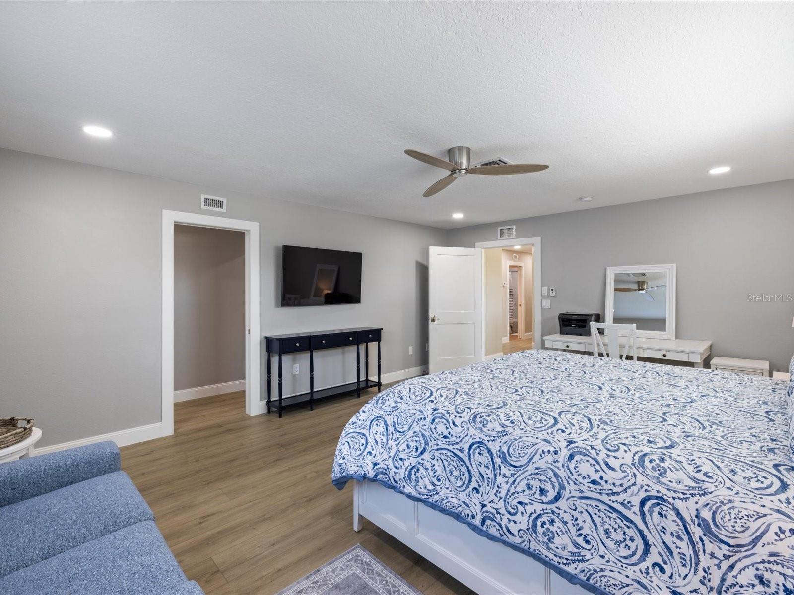 Image 41 of 73 For 842 Nokomis Avenue S