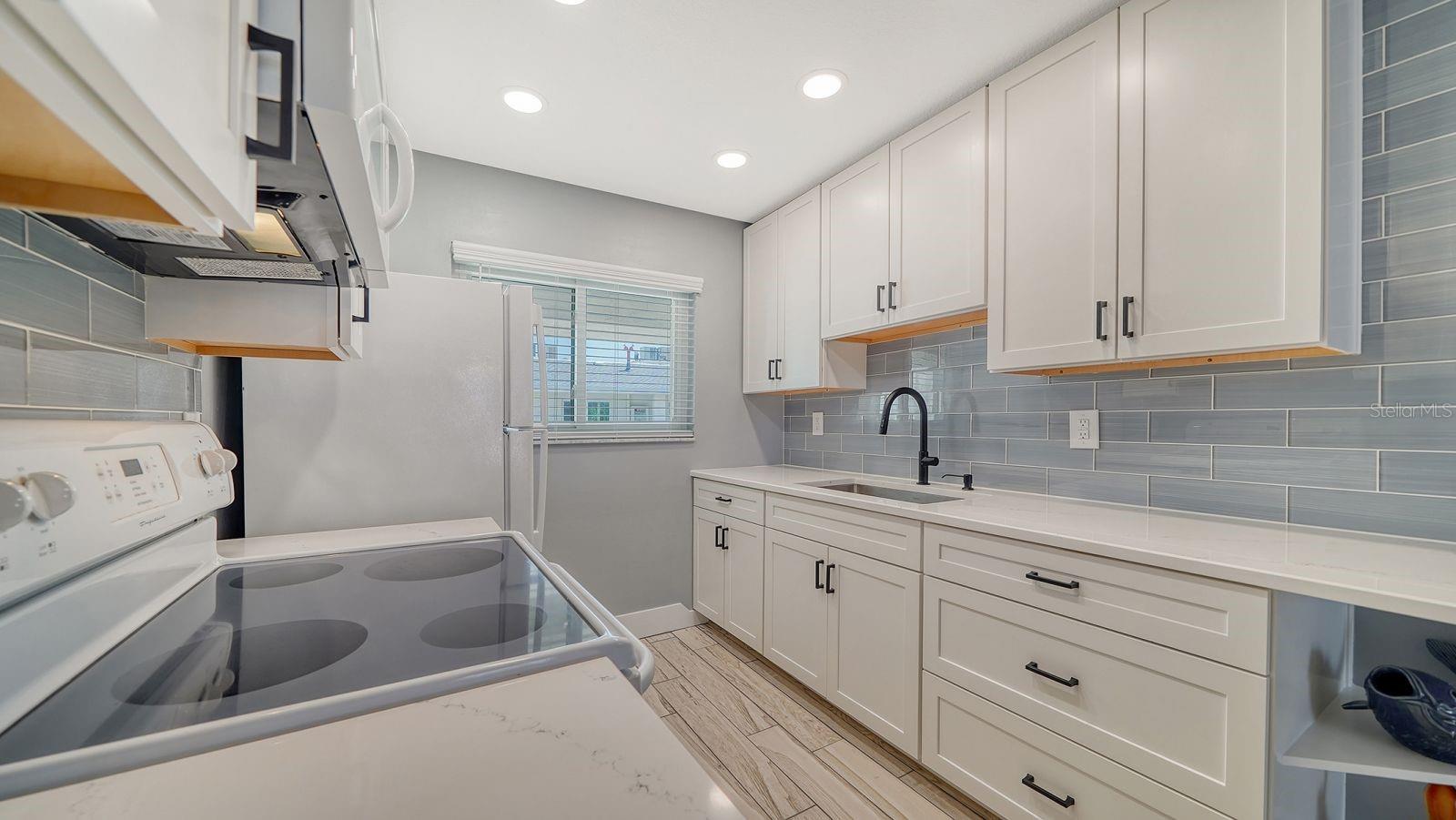 Image 12 of 40 For 708 Tamiami Trail S 308